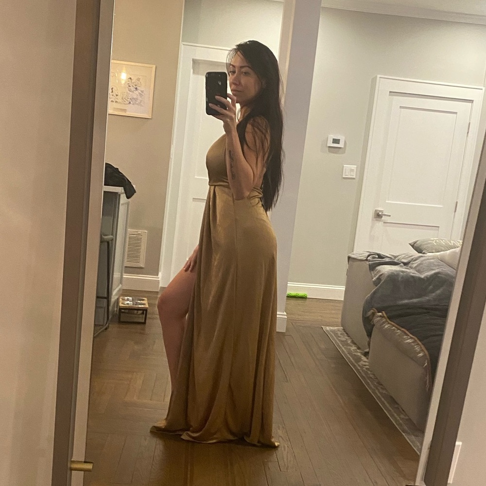 GOLD DRESS - Picture 2 of 3